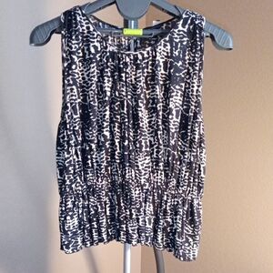 EUC Banana Republic Black and Ivory/Cream Blouse Size XS